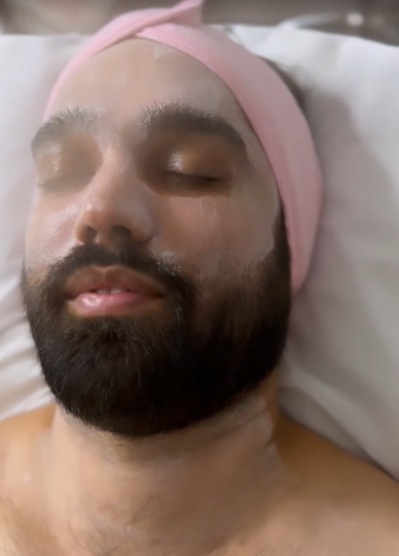 Relaxing Facial Treatment